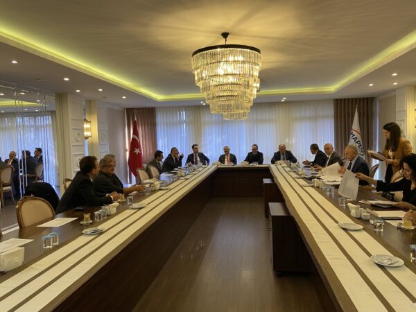 MAPEG’DE GERÇEKLEŞTİRİLEN TOPLANTIYA YÖNETİM KURULU BAŞKANIMIZ SY. TEMEL YAZ KATILIM GÖSTERDİ
